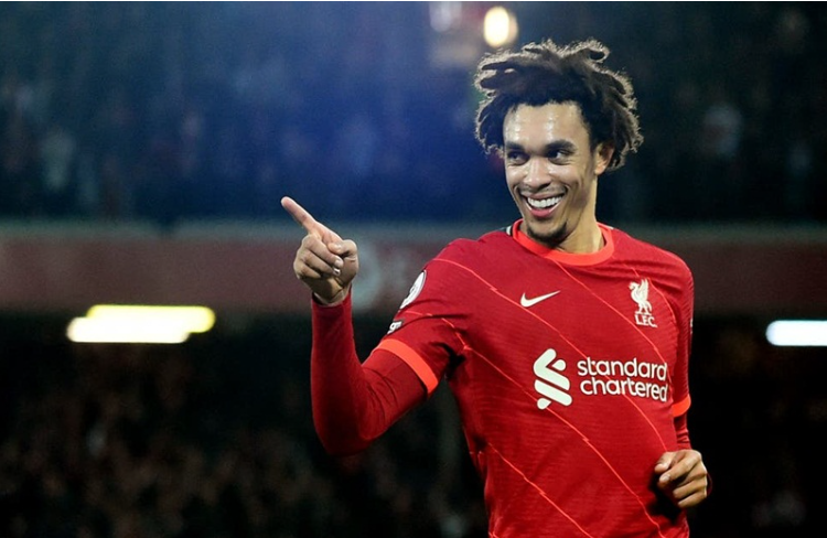 Anh thi đấu chính thức cho đội 1 từ 2016 